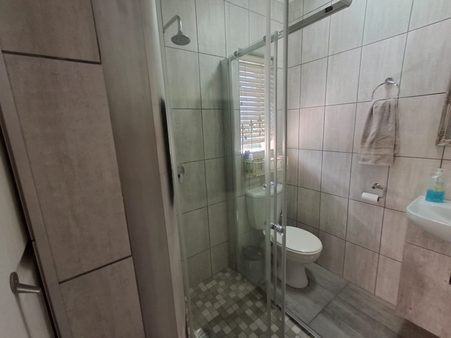 To Let 1 Bedroom Property for Rent in Labiance Estate Western Cape
